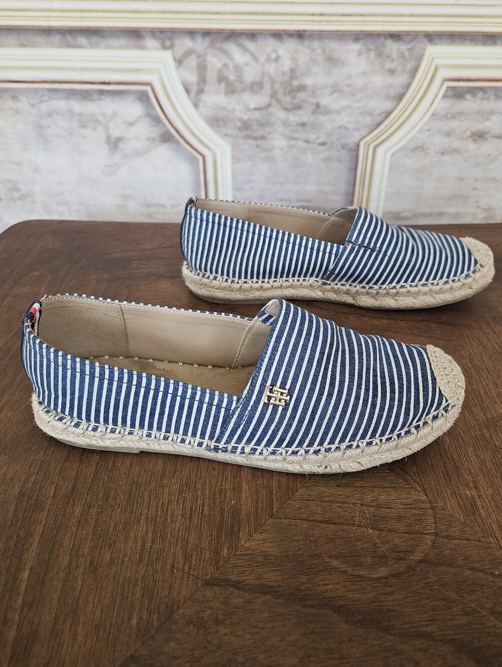 Tommy Hilfiger Women's Blue White Striped Espadrille Flats Slip On Shoes 7.5 M - Picture 4 of 14
